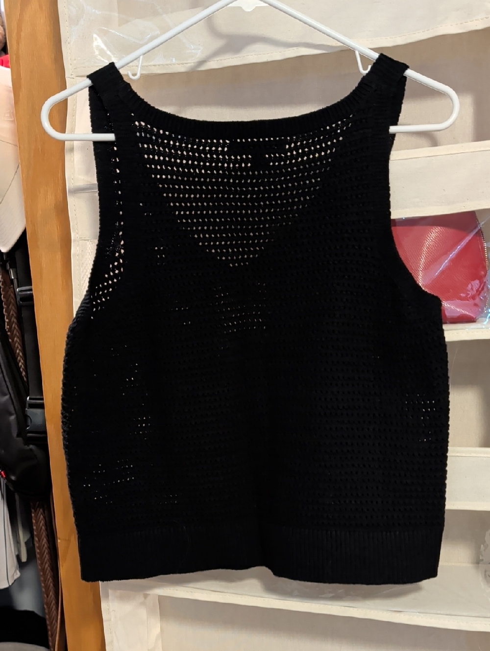 Banana Republic Black Open-Weave V-Neck Tank - Picture 4 of 4